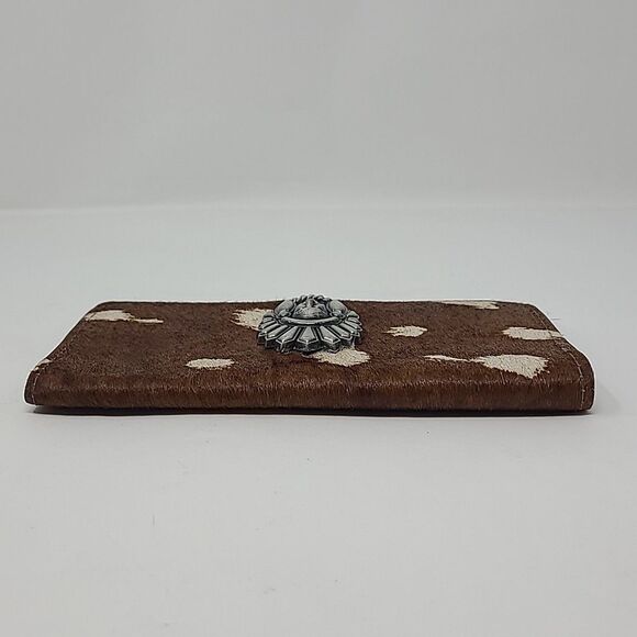 Genuine Cowhide Leather Folded Wallet with Native Chief Emblem - Handcrafted - Picture 4 of 7